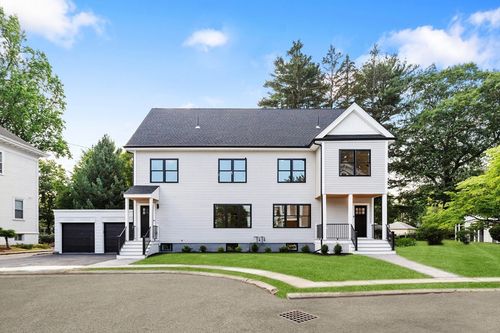 4-4 Wyman Ct, Winchester, MA, 01890-2529 | Card Image
