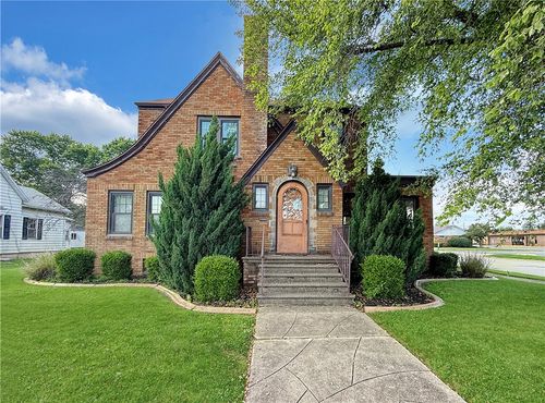 200 W Main Street, Casey, IL, 62420 | Card Image