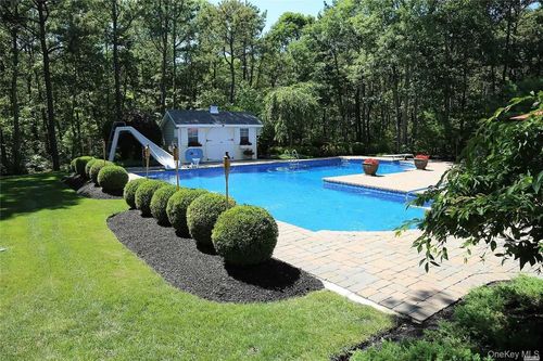 10 Messina Ave, Center Moriches, NY, 11934-1314 | Card Image