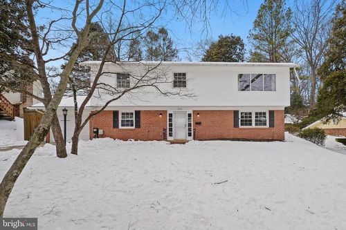 889 Diamond Dr, GAITHERSBURG, MD, 20878-1802 | Card Image