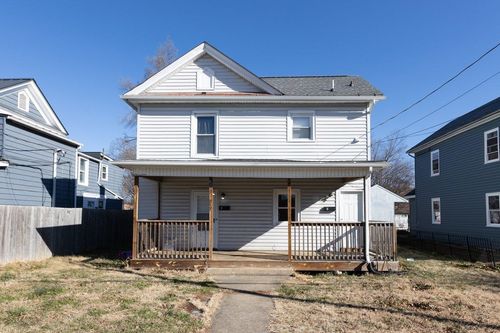 317 W 12th St, Waynesboro, VA, 22980-4731 | Card Image