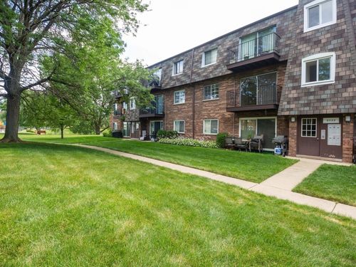 2n-9388 Bay Colony Dr, Des Plaines, IL, 60016-3770 | Card Image