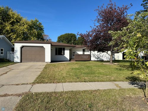 338 Cedar Ln, West Fargo, ND, 58078-2922 | Card Image