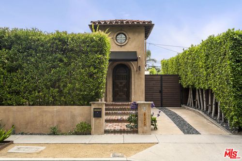 435 Westmount Dr, West Hollywood, CA, 90048-1915 | Card Image