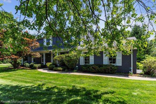 3015 High Pointe Ct, Bloomfield Hills, MI, 48302-1436 | Card Image