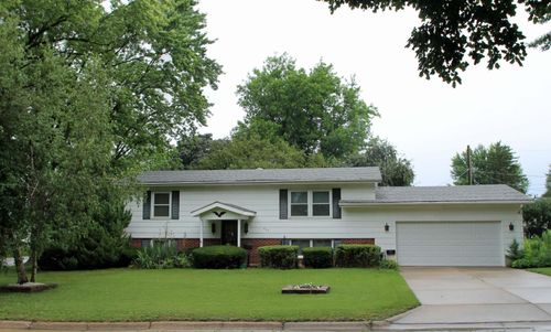 602 E Sunrise St, New Hampton, IA, 50659-1725 | Card Image