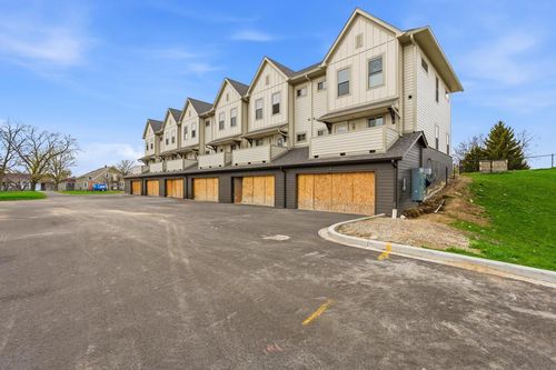 2125 E Howard Avenue, Saint Francis, WI, 53235 | Card Image