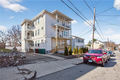 277 Ward St, Woonsocket, RI, 02895-6323 | Card Image