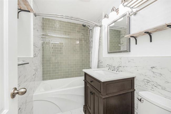 Bathroom | Image 15