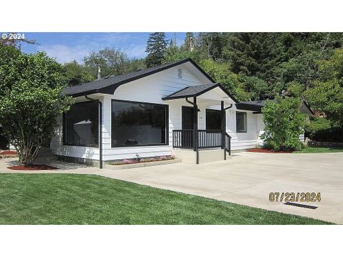 591 Fairchild St, Canyonville, OR, 97417-8740 | Card Image