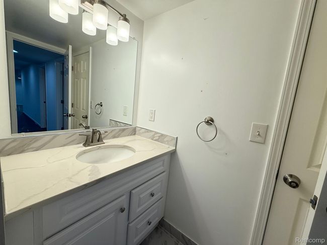 28975 Hearthstone Dr, House other with 4 bedrooms, 5 bathrooms and null parking in Novi MI | Image 52