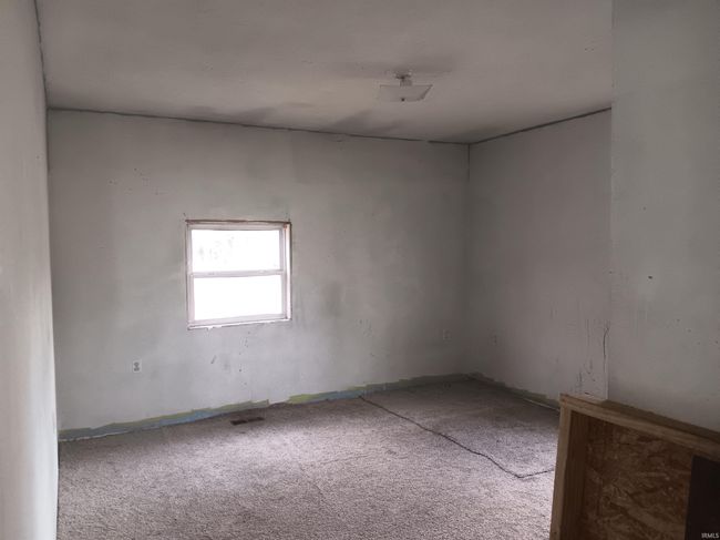 7775 E Church St, House other with 5 bedrooms, 1 bathrooms and null parking in Dugger IN | Image 20