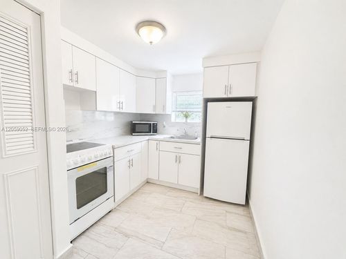 b-2519 Pierce St, Hollywood, FL, 33020-4871 | Card Image