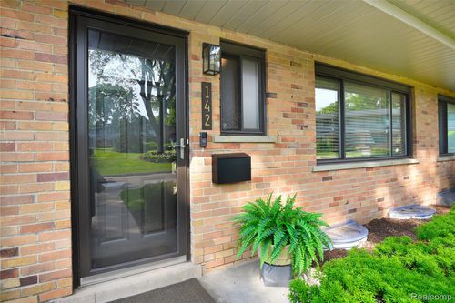 3-142 E Hickory Grove Rd, Bloomfield Hills, MI, 48304-1739 | Card Image