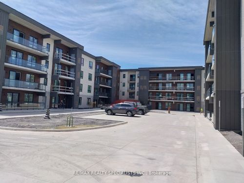 302-7549 Kalar Rd, Niagara Falls, ON, L2H3W6 | Card Image