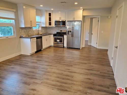 3915 Brighton Ave, LOS ANGELES, CA, 90018 | Card Image