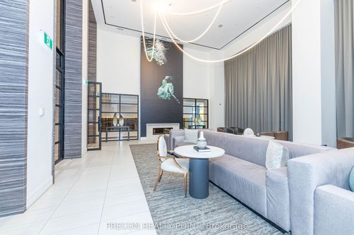 1906-39 Roehampton Ave, Toronto, ON, M4P0G1 | Card Image