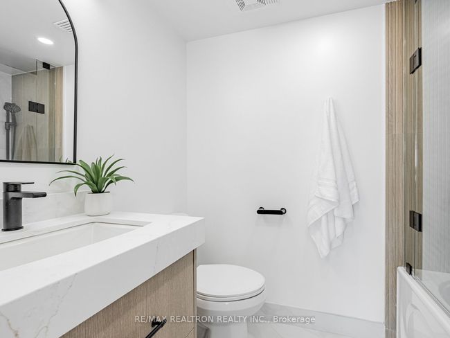 1611 - 7420 Bathurst St, Condo with 3 bedrooms, 2 bathrooms and 1 parking in Thornhill ON | Image 23
