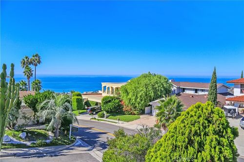 308 E Avenida Cordoba, San Clemente, CA, 92672 | Card Image