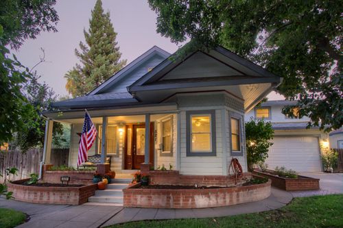 521 4th Street, Woodland, CA, 95695 | Card Image