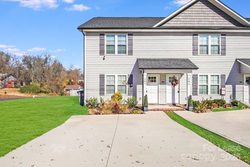 604 W 8th St, Kannapolis, NC, 28081-2113 | Card Image