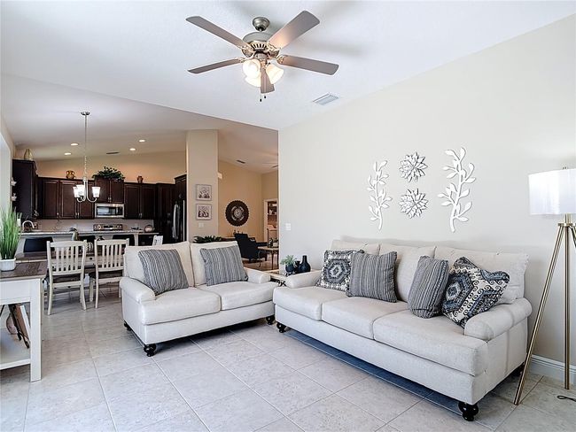 12323 House Finch Rd, House other with 3 bedrooms, 2 bathrooms and null parking in WEEKI WACHEE FL | Image 8