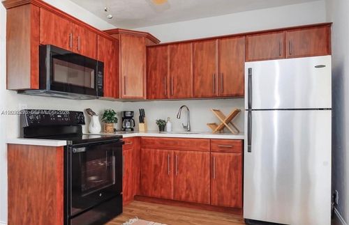 2740 Dewey St, Hollywood, FL, 33020-5726 | Card Image