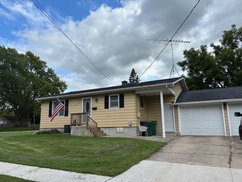 805 State St, Ripon, WI, 54971-1433 | Card Image