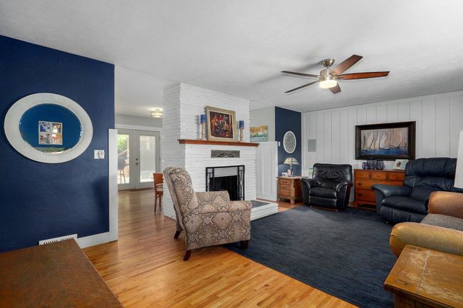 Living Room | Image 6