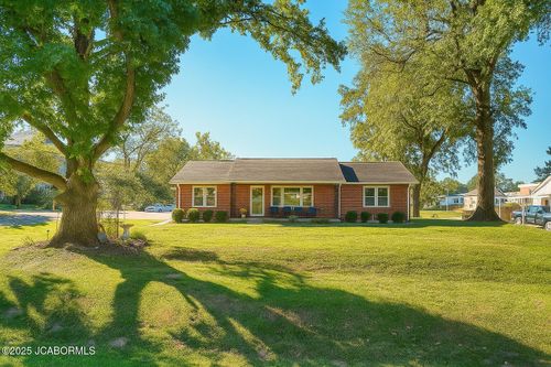 908 Randolph St, Glasgow, MO, 65254-1207 | Card Image