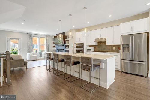 1020 S Taylor Ct, ARLINGTON, VA, 22204-1486 | Card Image
