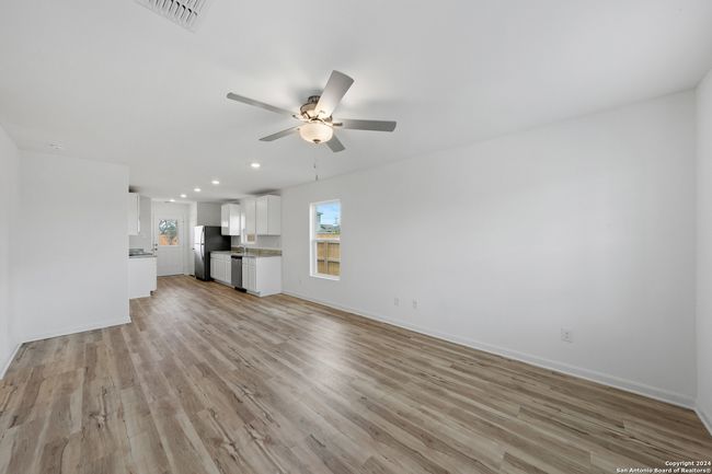 11506 Bald Eagle Hts, House other with 2 bedrooms, 2 bathrooms and null parking in San Antonio TX | Image 5