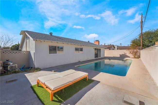 1909 E Oakey Blvd, House other with 3 bedrooms, 2 bathrooms and 4 parking in Las Vegas NV | Image 5