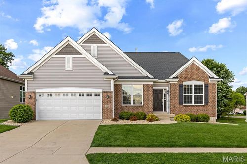 221 Northern Pines Ct, Saint Peters, MO, 63376-4399 | Card Image