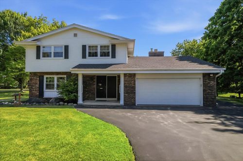 7881 Hill 'N Dale Court, Cedarburg, WI, 53012 | Card Image