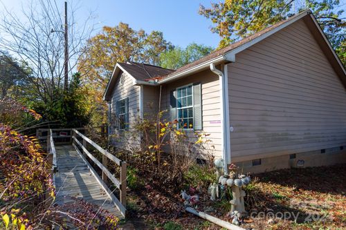 4020 Old Highway 10 E, Nebo, NC, 28761-6706 | Card Image