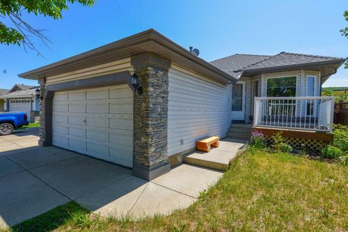 152 Valley Meadow Close Nw, Calgary, AB, T3B5M2 | Card Image
