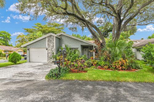 990 Nw 89th Ave, Plantation, FL, 33324-6172 | Card Image