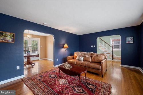 407 Jefferson St, WINCHESTER, VA, 22601-3216 | Card Image