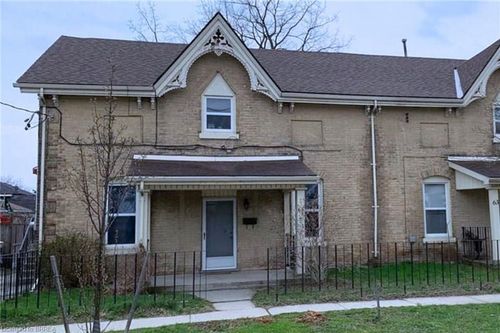 upper-65 East Ave, Brantford, ON, N3S3L5 | Card Image