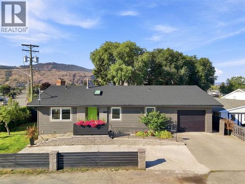 105 Willow St, Kamloops, BC, V2B4C6 | Card Image