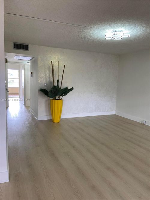 apt-d2-1903 Bermuda Cir, Coconut Creek, FL, 33066-2809 | Card Image