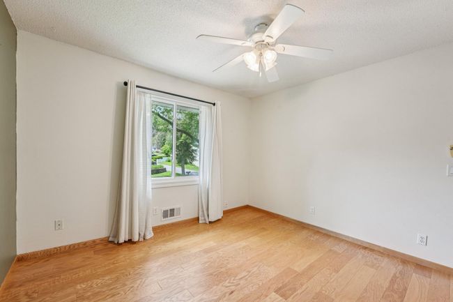 32-web-or-mls-Douglas Dr N-1806-032.jpg | Image 32