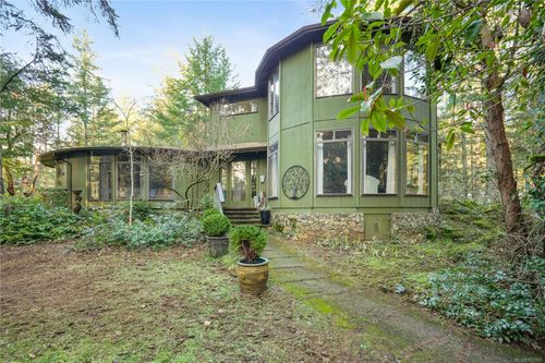 3383 Lakeridge Pl, Victoria, BC, V9E1C8 | Card Image