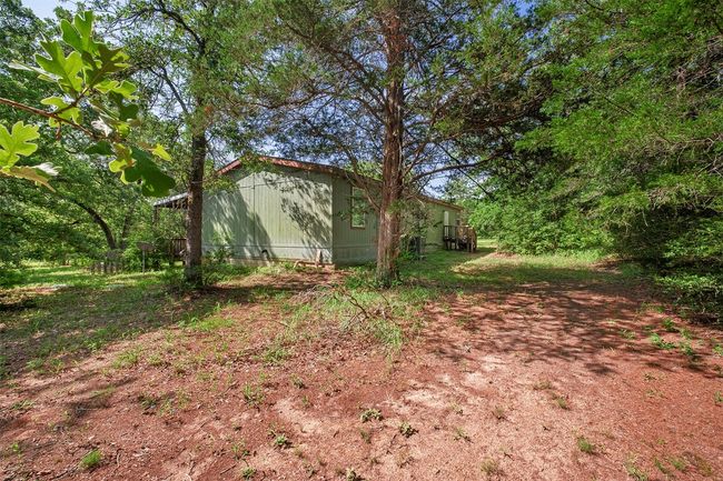 1231 Peach Creek Rd, House other with 4 bedrooms, 2 bathrooms and null parking in Waelder TX | Image 4