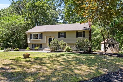 4 Revolutionary Rd, Acton, MA, 01720-3808 | Card Image
