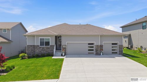 19825 Briar St, Gretna, NE, 68028-5067 | Card Image