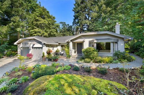 4467 Autumnwood Lane, Victoria, BC, V8X4V8 | Card Image
