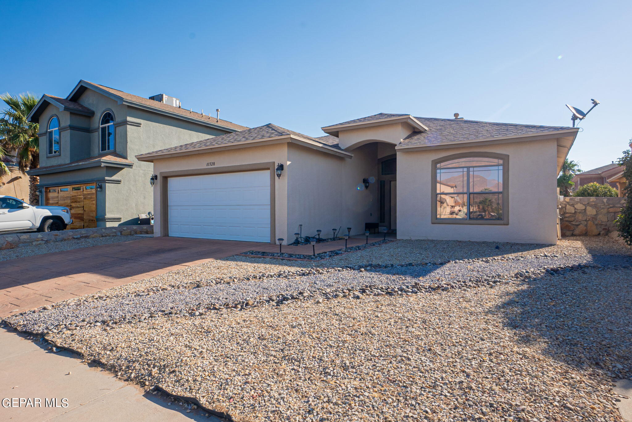 Robert Lennox Dr, El Paso, TX 79934
