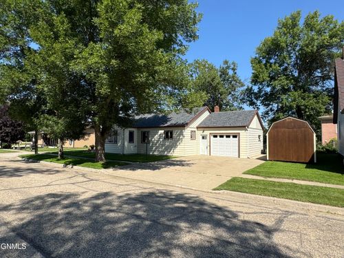 212 C Ave W, McClusky, ND, 58463-4217 | Card Image